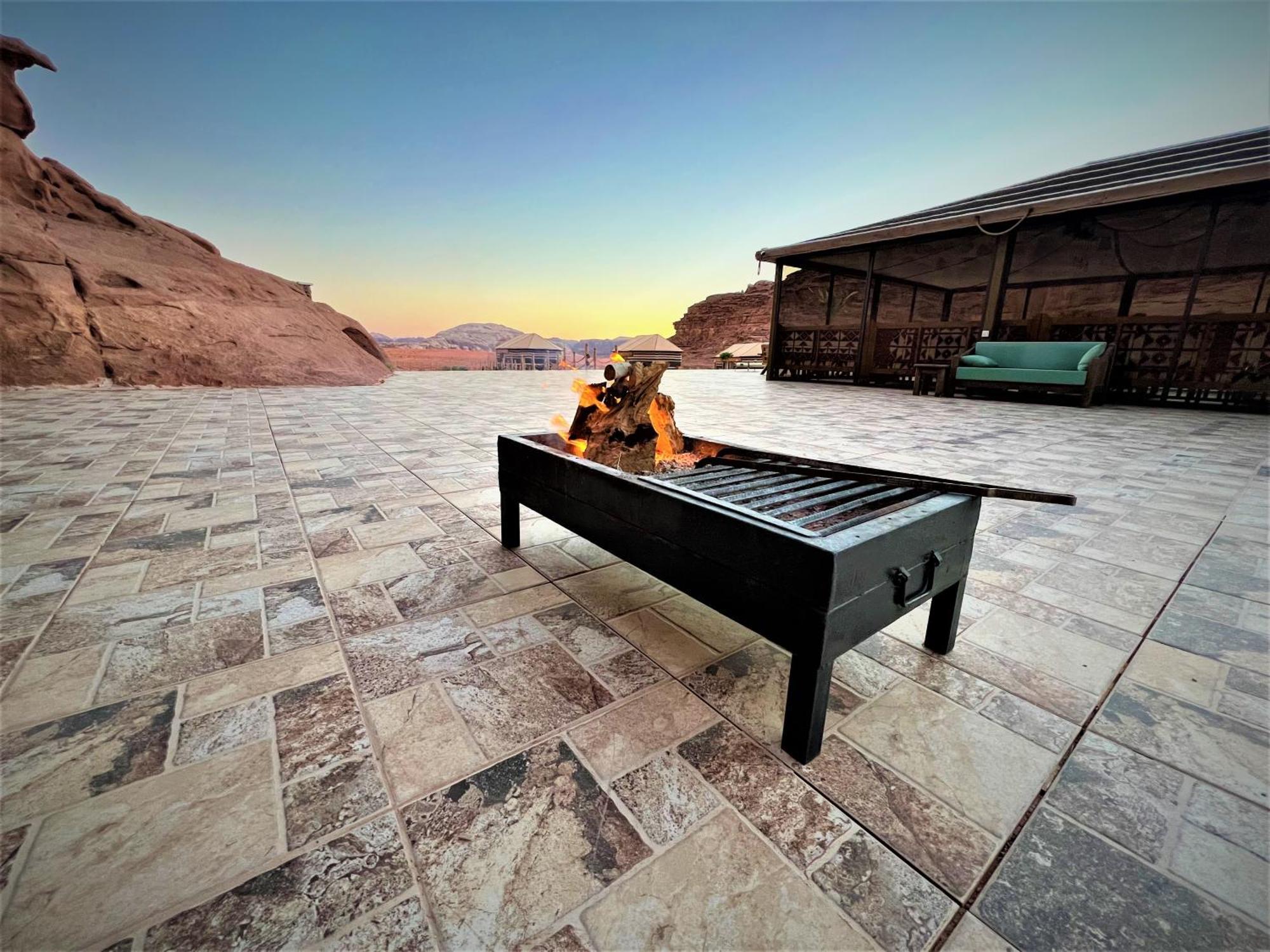 The Villas - Bedouin Boutique Resort Wadi Rum Bagian luar foto